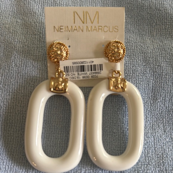 Neiman Marcus Jewelry - Neiman Marcus Gold and White Geometric Earrings Brand New